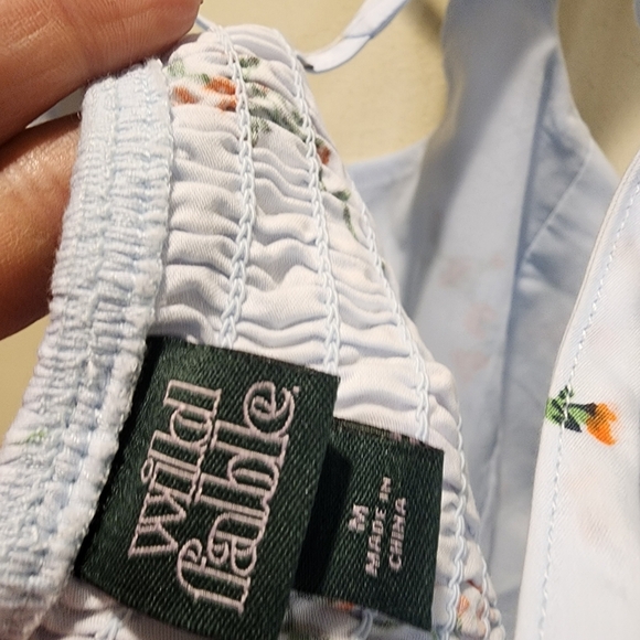 Wild and Fable Floral Light Blue Casjal Romper  With Pockets Size M - Picture 11 of 14